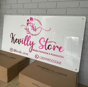 Placa (Em acrílico)   4x0 (frente colorido, verso branco) Personalizado Acrílico Cristal 2,0mm Adesivo Retroverso (Vinil Branco + Transparente) Corte Reto Sem Fixador 